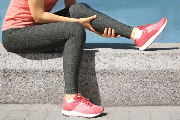 小腿太粗了，不妨堅持做5個運動，或許能擁有一雙又細又長的腿