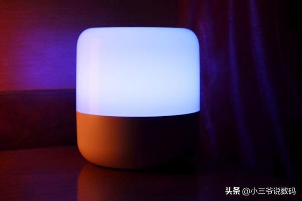 三思智慧全綵床頭燈Pro體驗：“絕色”好燈、“家”倍美好