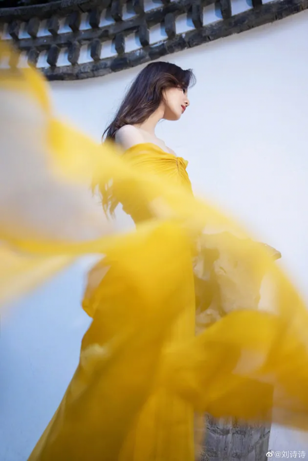 拿捏了 那些美出圈的氛圍感大片都不是濃妝