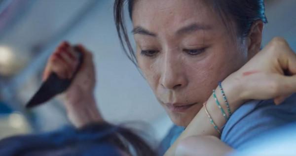 神演技！&OpenCurlyDoubleQuote;鍋姨&rdquo;生活照陽光明媚，劇中陰森一笑能把人送走