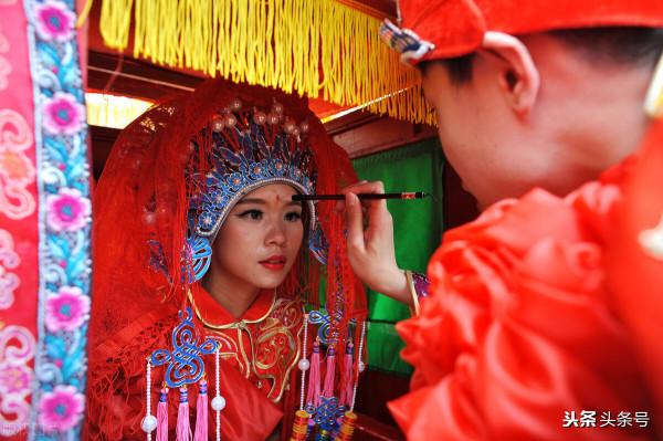 新娘被新郎誤會以死明志,新郎得知訊息,隨新娘一起去了 新娘被新郎誤會以死明志,新郎得知訊息,隨新娘一起去了