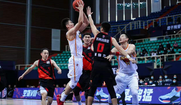 爆砍57+13，雙子星掀翻江蘇，李楠指導臉色鐵青，3連敗淪為墊底