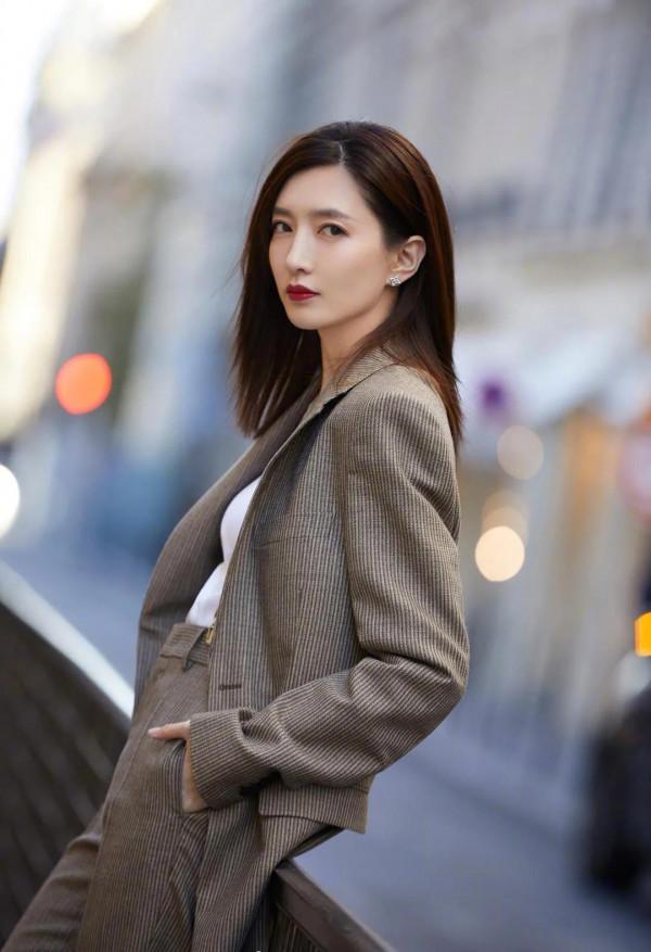 江疏影:一看就是御姐型的,尤其是第七張滿滿的征服欲 江疏影:一看就是御姐型的,尤其是第七張滿滿的征服欲