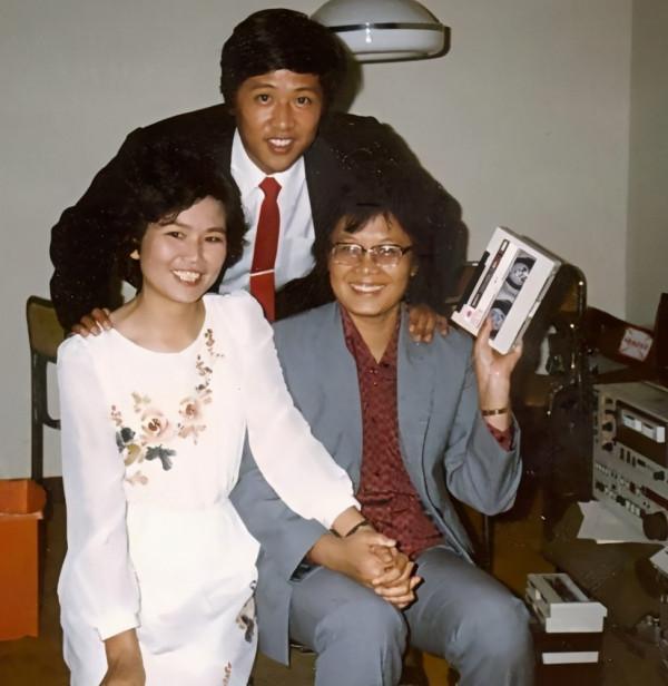 《新聞聯播》前主播邢質斌：與初戀丈夫相愛一生，晚年生活怎樣？