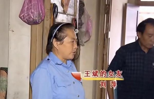 母親去世後，身價百萬的子女不贍養老人外，還要和親爹斷絕關係