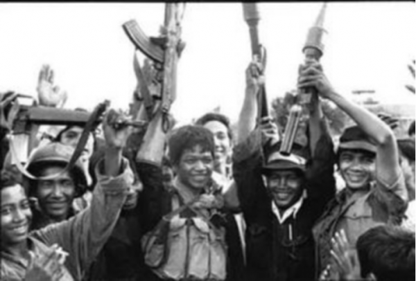 1981年，越南空軍上尉喬清陸，架機帶9人投奔我國，之後如何？