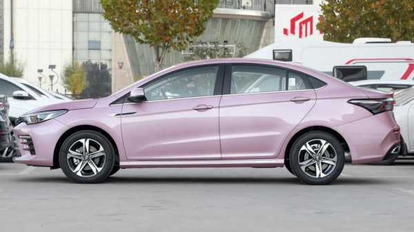 體驗艾瑞澤5 PLUS，外觀似雷克薩斯，內飾驚豔，6.99萬