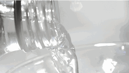 幾十塊的“營養”礦泉水最健康？醫生：不如喝白開水