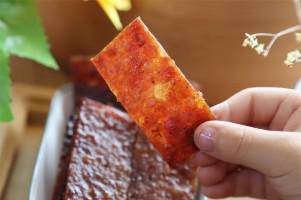 豬肉這吃法太舒坦了,餓了饞了來一片,越嚼越香,做法還不難 豬肉這吃法太舒坦了,餓了饞了來一片,越嚼越香,做法還不難