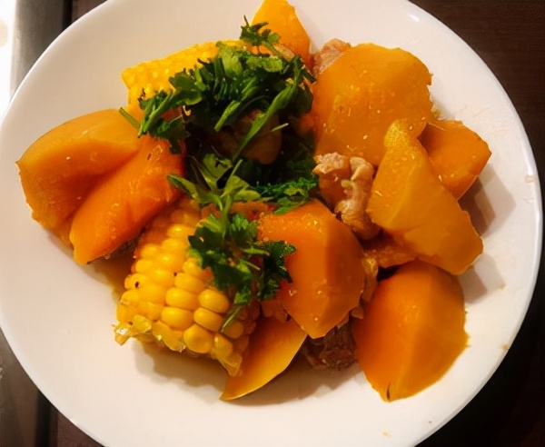 冬季女性多吃：豬肝，牛肉，紅豆，南瓜，花生補氣補血養生美容