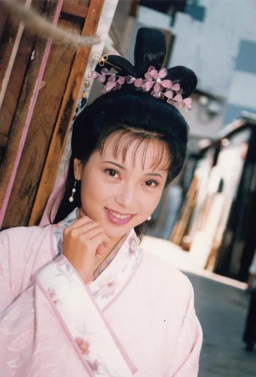 51歲傅明憲迷戀整容？前夫入獄她狠心拋棄？和小11歲男友戀愛被甩