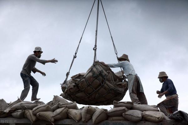 生活不易，再苦再累，也不建議農民工幹這3個工種！原因如此