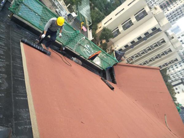 教你一個樓頂漏水維修的小方法，樓頂漏水用什麼材料好