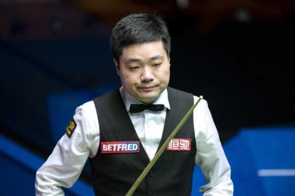 52歲世錦賽冠軍5-4絕殺，34歲丁俊暉4-5一輪遊，像他那樣去拼吧