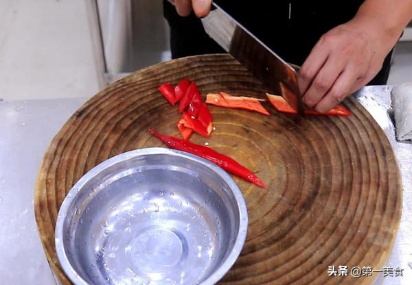 飯店的香菇肉片為啥好吃,原來醃製是關鍵,廚師長教你正確做法 飯店的香菇肉片為啥好吃,原來醃製是關鍵,廚師長教你正確做法