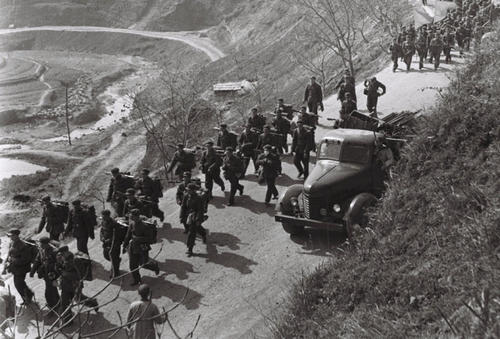 1982年，鄧小平為何堅決裁掉鐵道兵，3位將軍來&OpenCurlyDoubleQuote;求情&rdquo;都不行？