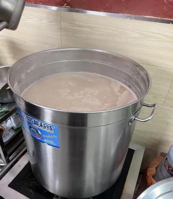 來到內蒙古,我見識到了草原民族的硬核早餐 來到內蒙古,我見識到了草原民族的硬核早餐