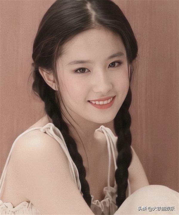 牙齒醜，也不影響成為美人的8大女星，現代人為何不能容忍瑕疵了