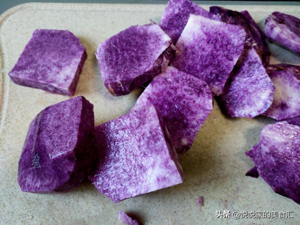 集市上遇見這菜別手軟,富含花青素,熱量低營養足,蒸肉特別饞人 集市上遇見這菜別手軟,富含花青素,熱量低營養足,蒸肉特別饞人