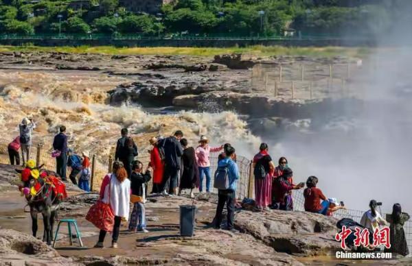 蘇幕遮.歡黃河壺口瀑布