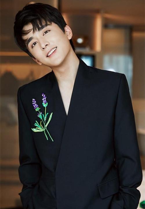 張新成“成名往事”受關注!堅持提升演技被敬仰?屢次出圈創奇蹟 張新成“成名往事”受關注!堅持提升演技被敬仰?屢次出圈創奇蹟