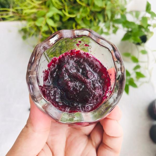 自制藍莓果醬,沒有新增更健康,比買的強多了,孩子很愛吃 自制藍莓果醬,沒有新增更健康,比買的強多了,孩子很愛吃