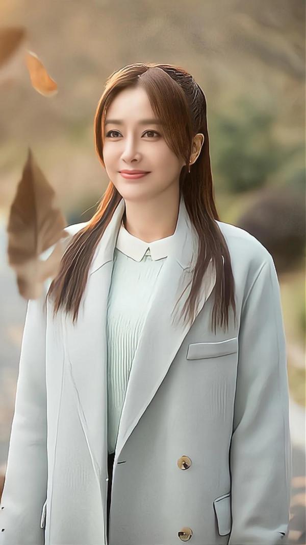 成熟御姐：秦嵐