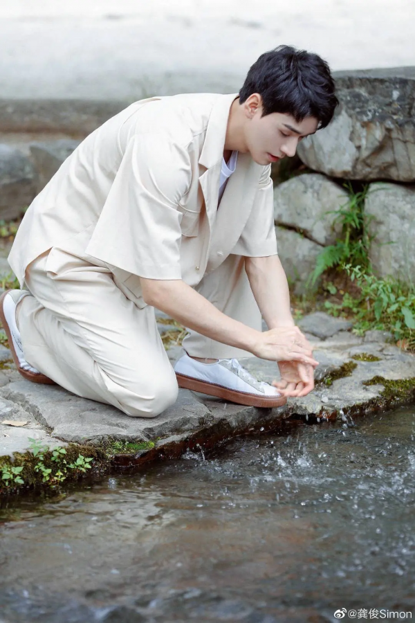 5位“少年感”的男明星：與油膩感絕緣，年過30歲還能演學生