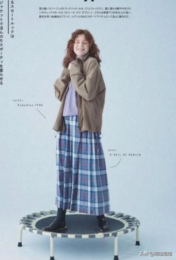 怪不得時尚精都不穿小白鞋了，今年“布洛克鞋”火了，舒適還高階