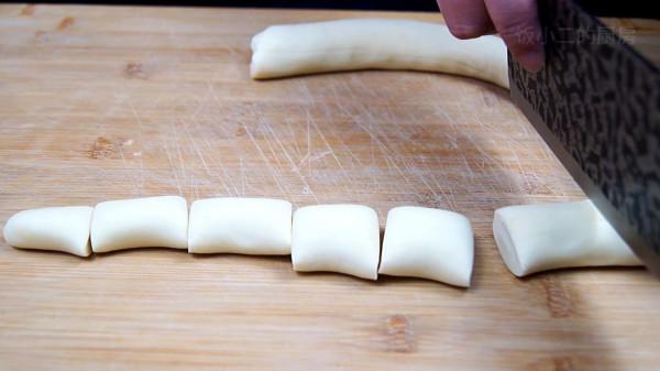 做春餅時，這2步食材不能省，2分鐘100張，扯不破也不爛，比紙薄