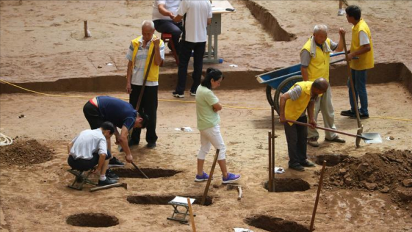 1976年陝西挖出秦公墓，葬式為高等級的黃腸題湊，墓內還有殉葬者