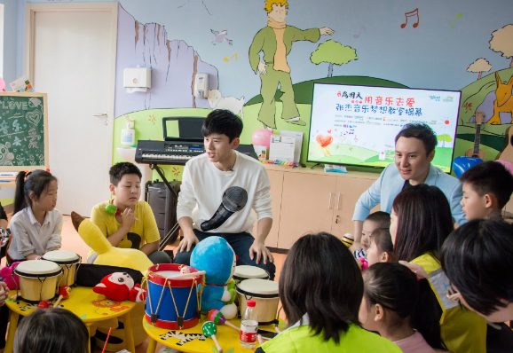 明星張傑受211高校聘任當教師,被質疑“能不配位”,高校回應 明星張傑受211高校聘任當教師,被質疑“能不配位”,高校回應