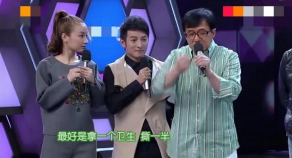 5位“鐵公雞”明星,言承旭吃小攤還順走碗筷,謝娜敷廉價的面膜 5位“鐵公雞”明星,言承旭吃小攤還順走碗筷,謝娜敷廉價的面膜