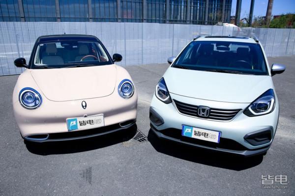 十萬塊女性買車怎麼選？尤拉好貓還是本田飛度，線上等...