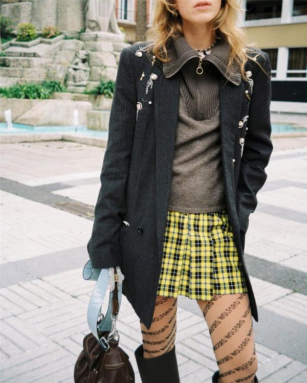 中秋節怎麼穿才能保暖且時尚！翻領毛衣超好看，5招技巧絕不翻車