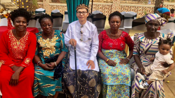 中國“90後”小夥在非洲當上酋長,不僅可世襲,還有10公頃的封地 中國“90後”小夥在非洲當上酋長,不僅可世襲,還有10公頃的封地