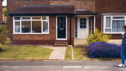 英國女孩刷個牙的工夫就失憶一次，記憶每3分鐘就會重置