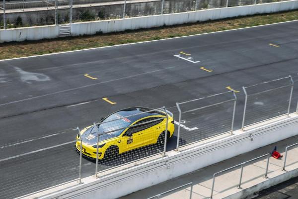 黑武士看膩了？走起！黑黃競技風！