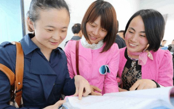 女生很吃香的3個專業，好就業收入高，還有機會拿到鐵飯碗