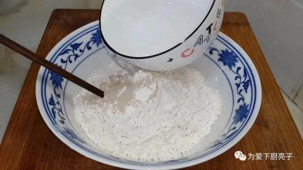 早餐餅這樣做才香,鍋裡一炸,個個鬆軟不吸油,我家一週吃五次 早餐餅這樣做才香,鍋裡一炸,個個鬆軟不吸油,我家一週吃五次