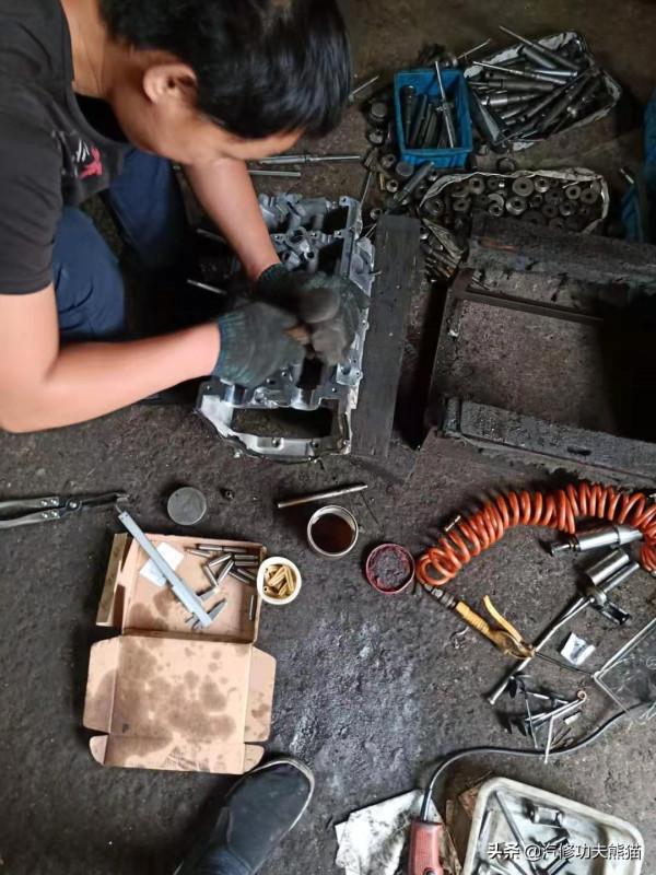 你們的奧迪燒機油是怎麼修的，我覺得這臺奧迪Q5燒機油的修法才對