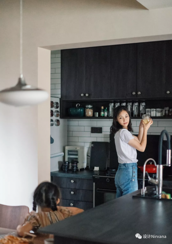 把每一個有意義的瞬間儲存起來,打造成一家三口獨屬的“展覽館” 把每一個有意義的瞬間儲存起來,打造成一家三口獨屬的“展覽館”