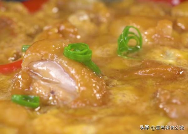 簡單好吃的蒜香滑蛋雞塊，鮮香微辣，嫩滑爽口，家人都愛吃