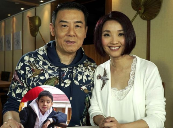 張智霖初戀罕露面，53歲面板緊緻似少女，內地跑商演20年身家上億