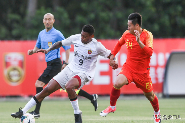 國足比賽突然調整：出局第2天，中超黑馬緊急應戰，歸化目標也來