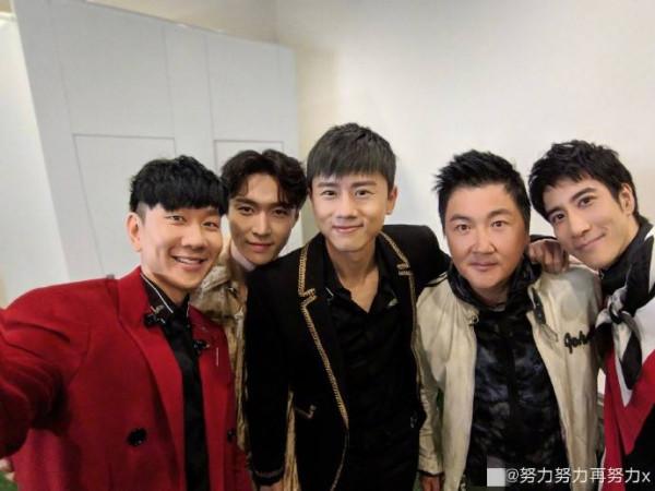 歌壇天王張傑和好友音樂才子王力宏的親密合照，你見過嗎？