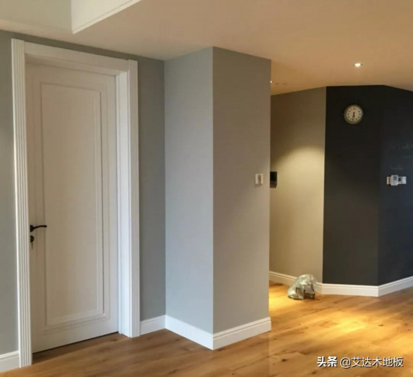 艾達木地板丨裝對踢腳線，“驚豔”整個家居空間