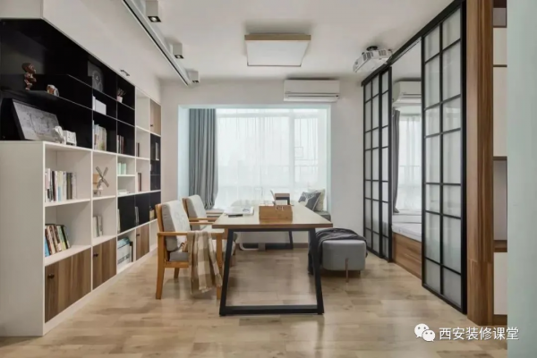 客廳不要傳統，長條桌布局可好？