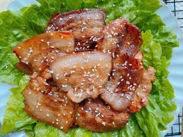 烤肉最簡單的做法,2步搞定,鮮香入味,外焦裡嫩,15元吃到撐 烤肉最簡單的做法,2步搞定,鮮香入味,外焦裡嫩,15元吃到撐