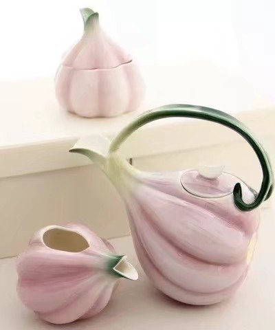 瓷器花樣新玩法,美得讓人目不轉睛。(法藍瓷) 瓷器花樣新玩法,美得讓人目不轉睛。(法藍瓷)